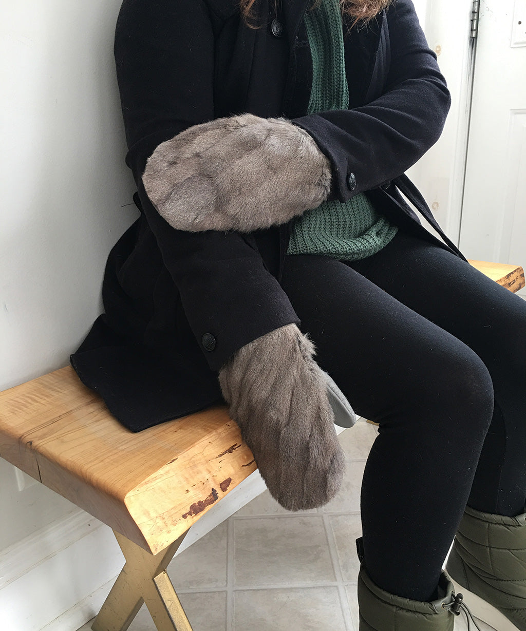 Women's Large / Men's Small Eco-Friendly Real Fur Mittens - Gray Russian Squirrel