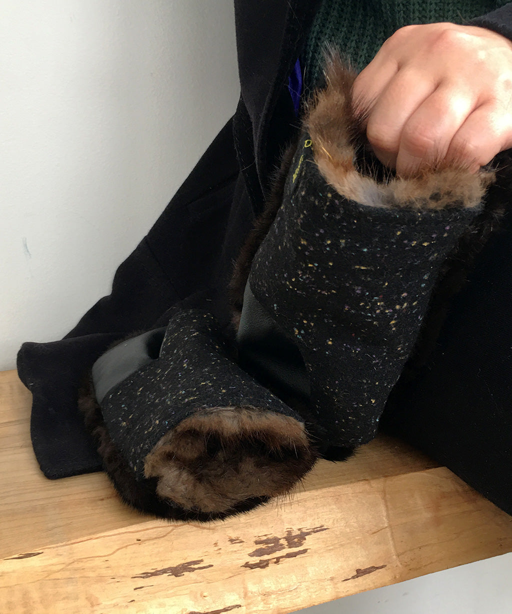 Women's Large / Men's Small Eco-Friendly Real Fur Mittens - Black Mink Fur