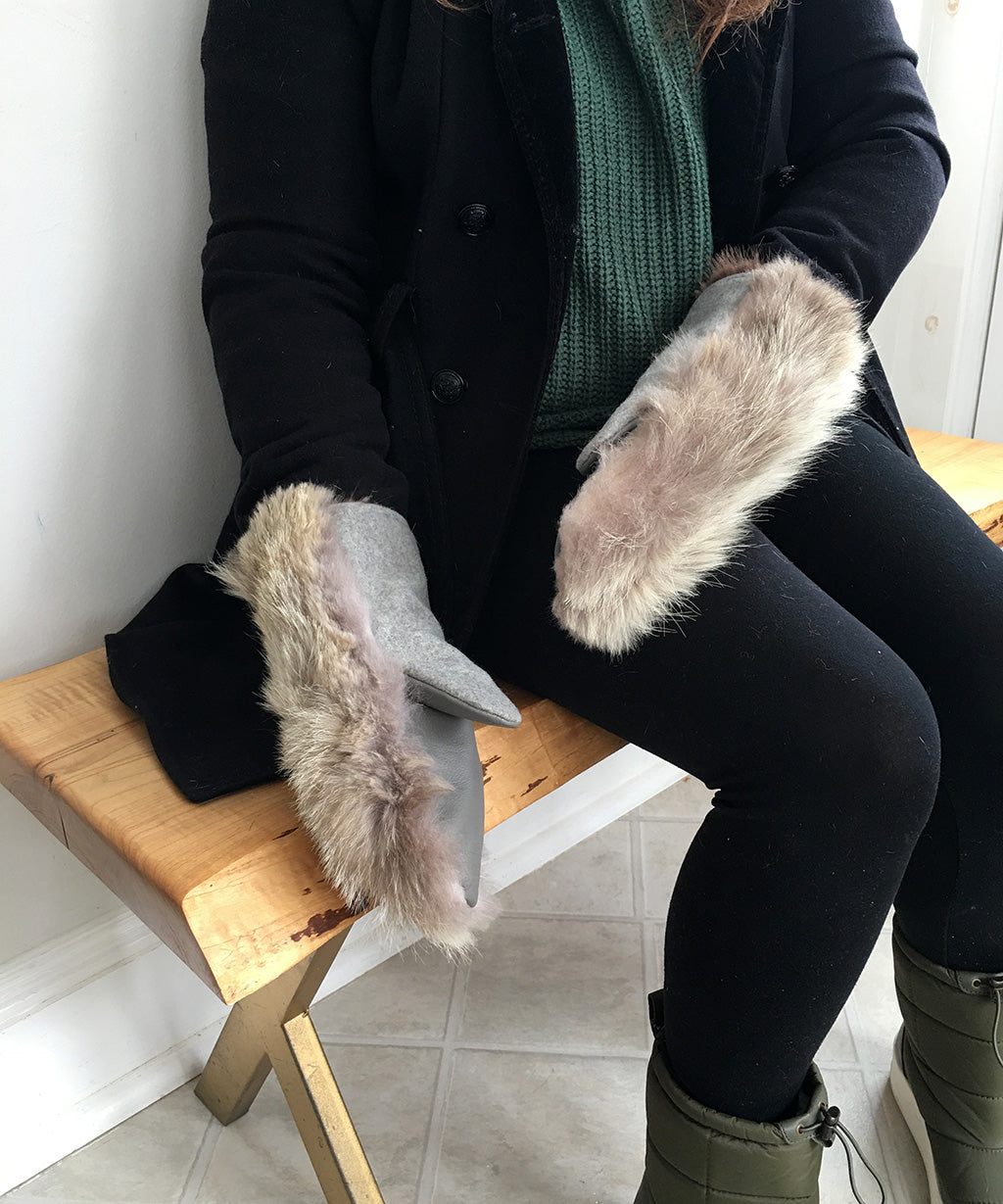 Women's Large / Men's Small Eco-Friendly Real Fur Mittens - Coyote Fur 2