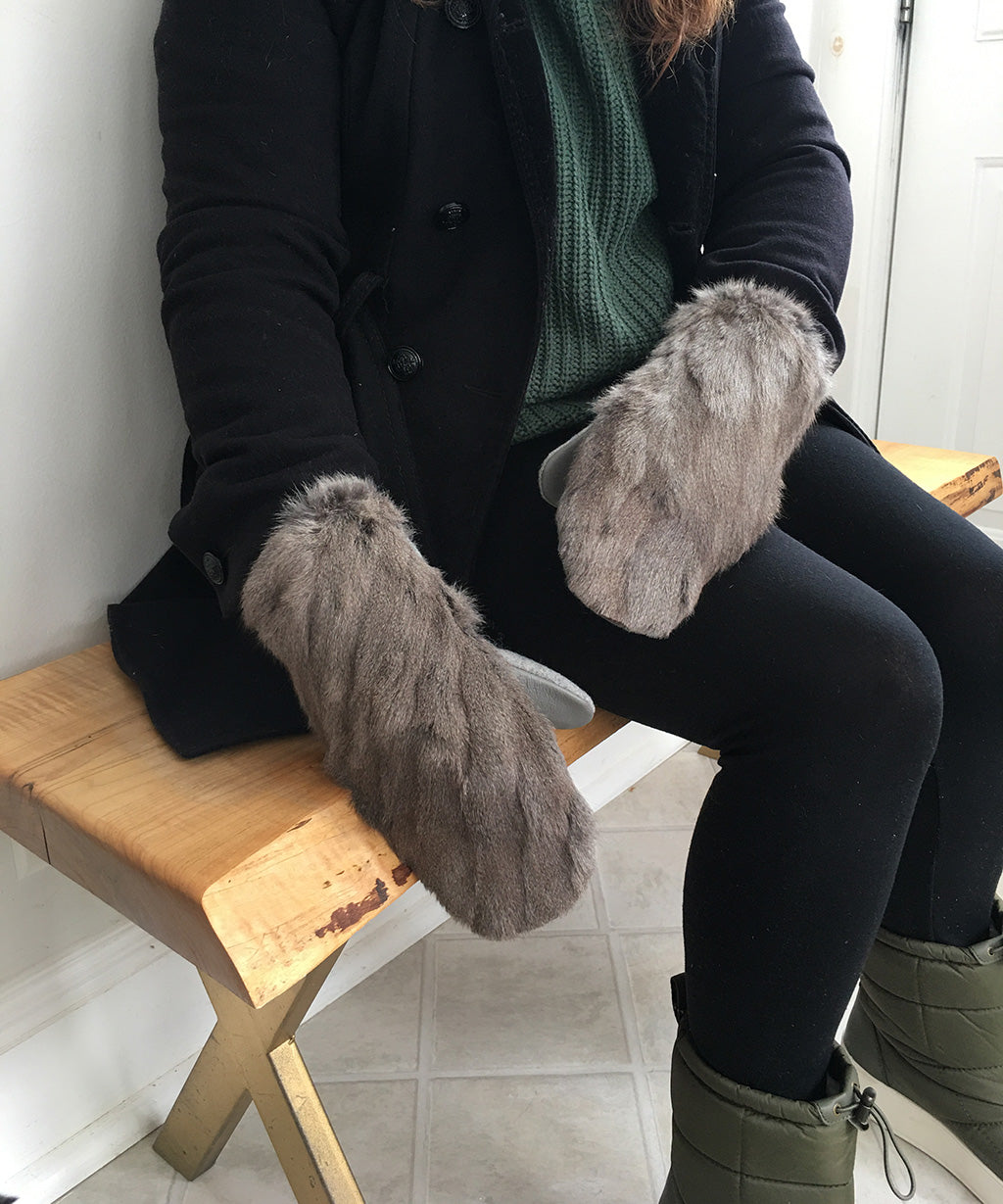 Women's Large / Men's Small Eco-Friendly Real Fur Mittens - Gray Russian Squirrel