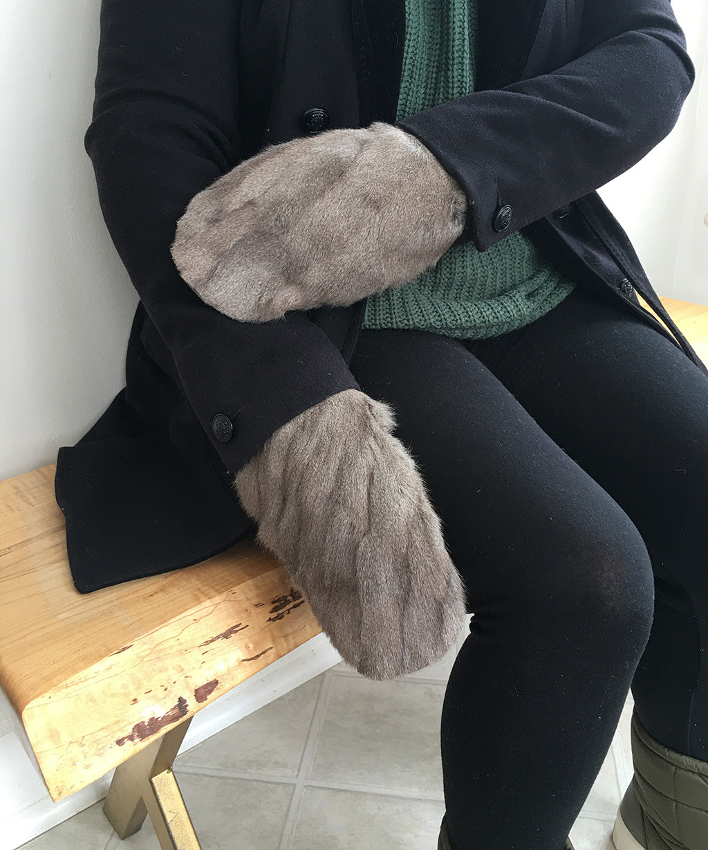 Women's Large / Men's Small Eco-Friendly Real Fur Mittens - Gray Russian Squirrel