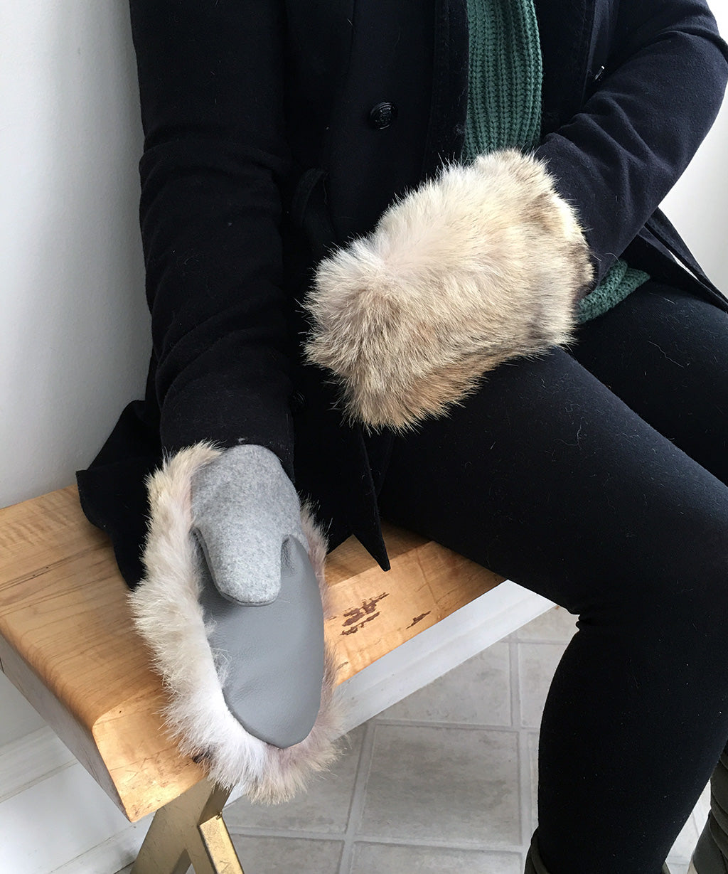 Women's Large / Men's Small Eco-Friendly Real Fur Mittens - Coyote Fur