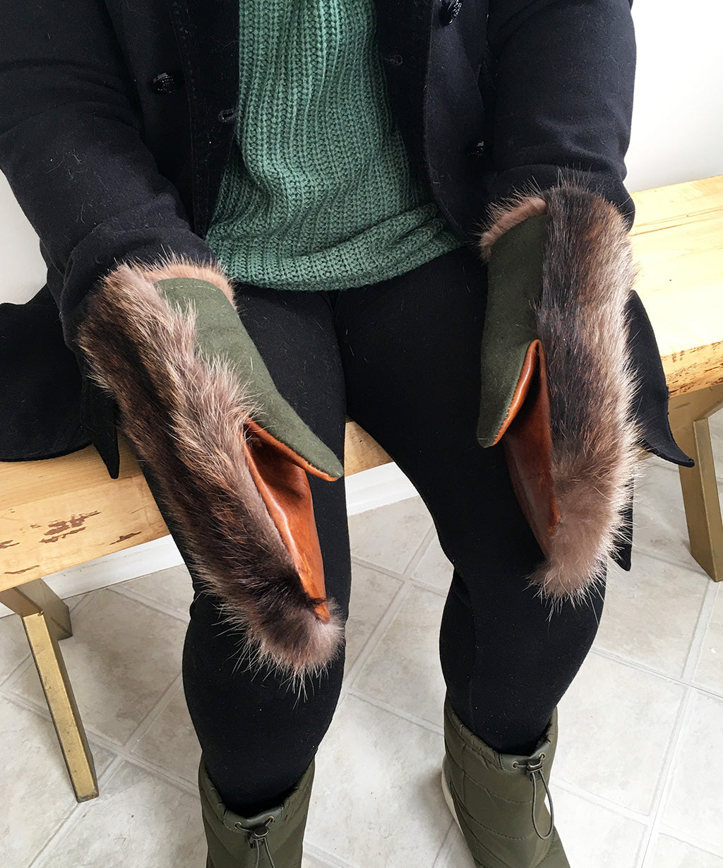 Women's Large / Men's Small Eco-Friendly Real Fur Mittens - Raccoon Fur