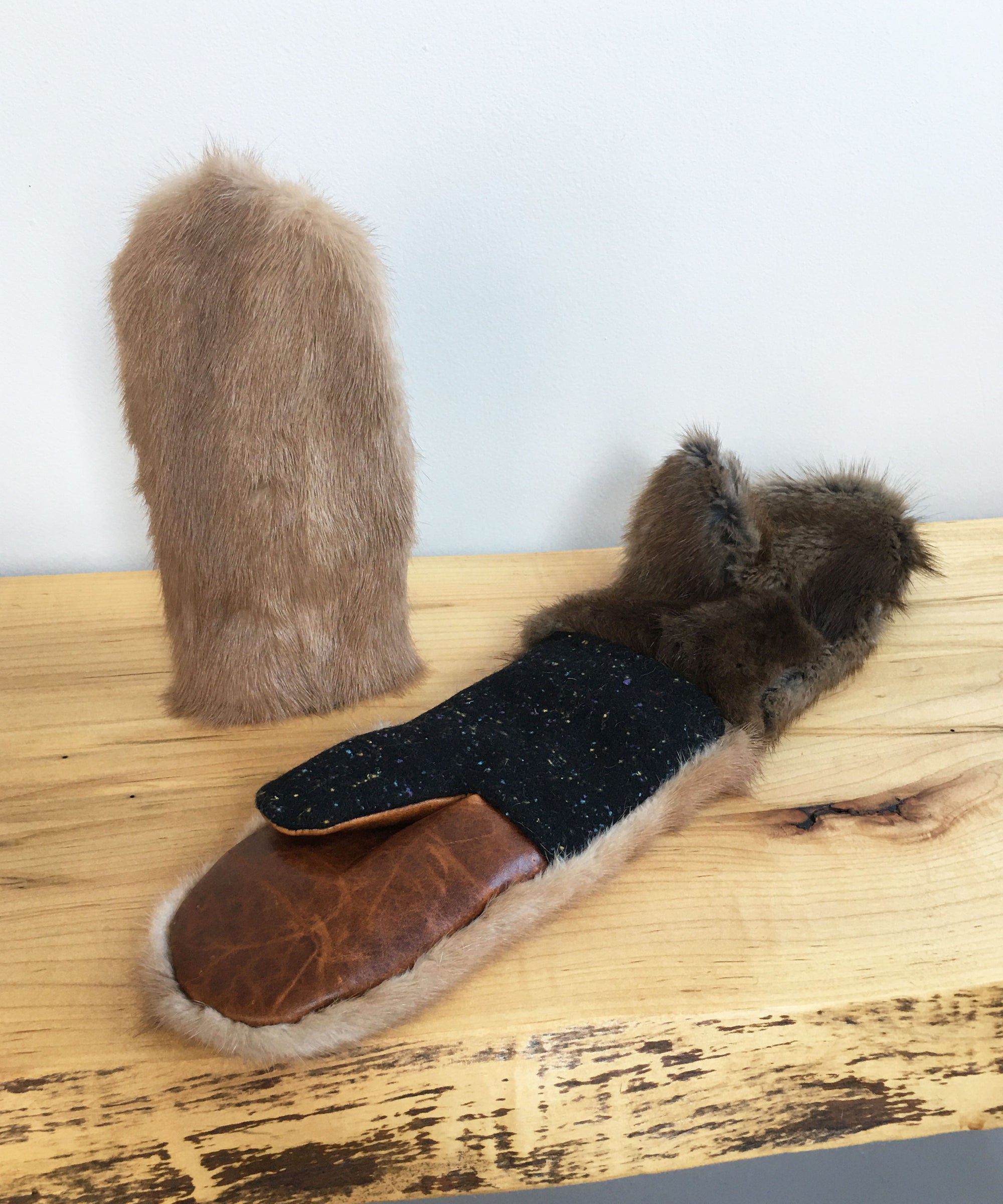 Women's Small Eco-Friendly Real Fur Mittens - Brown Mink