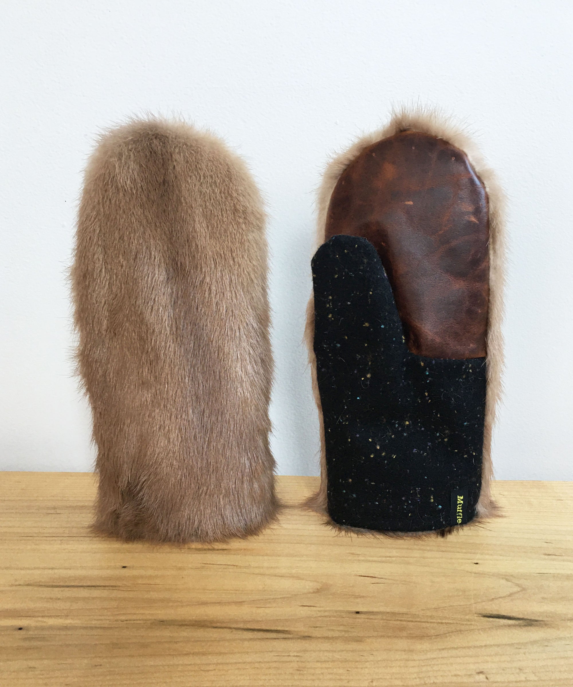 Women's Small Eco-Friendly Real Fur Mittens - Brown Mink