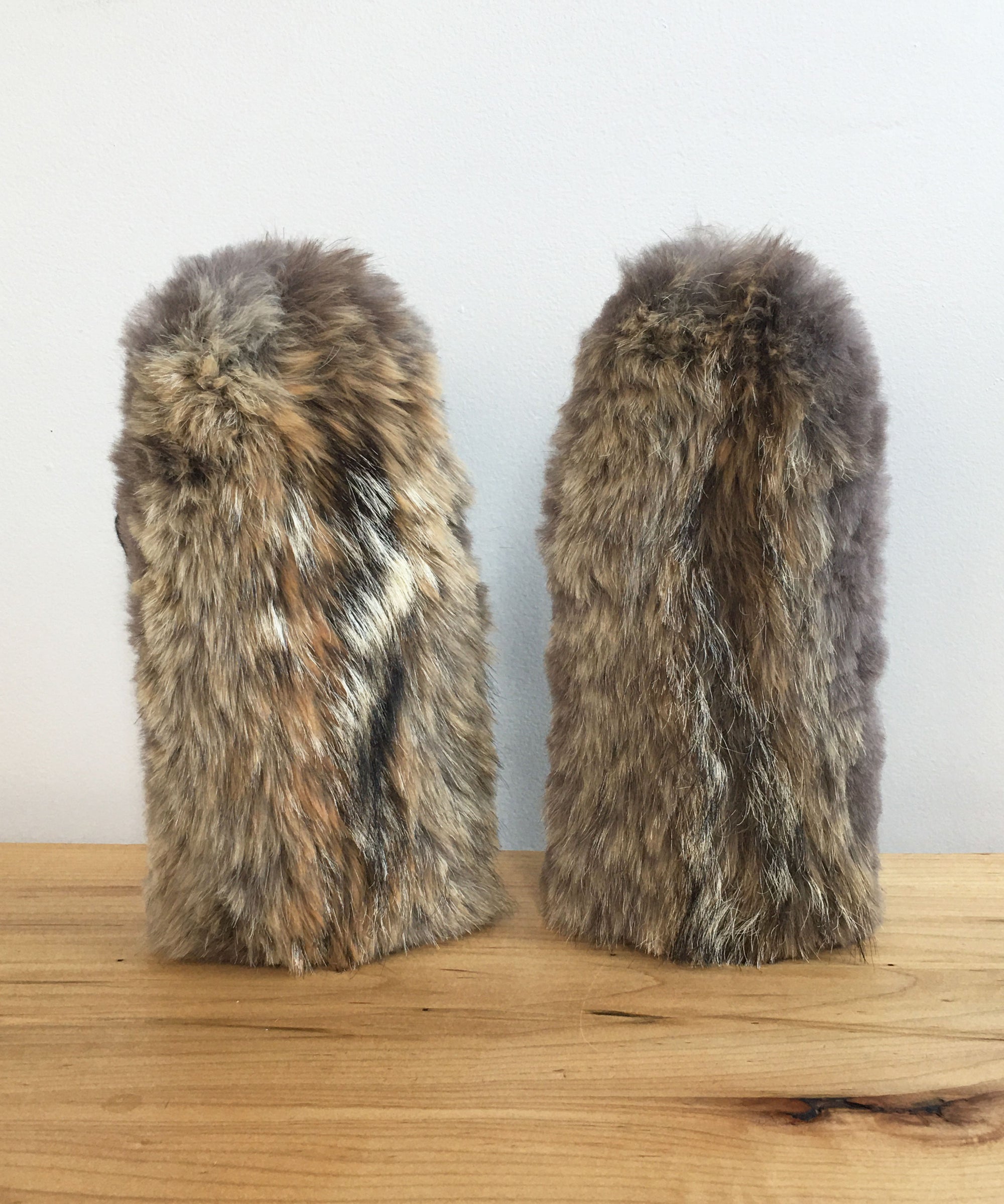 Women's Small Eco-Friendly Real Fur Mittens - Coyote Fur