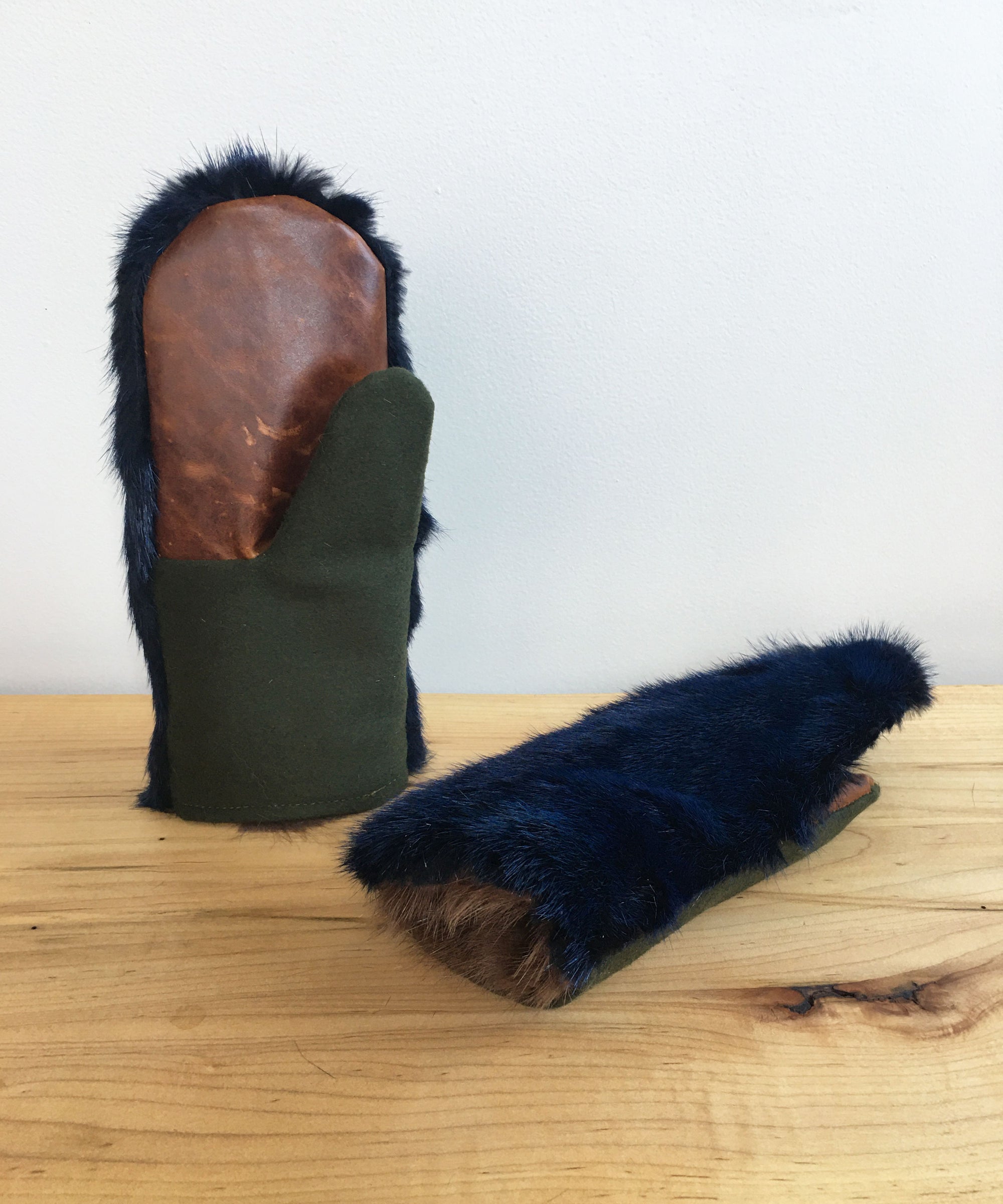 real fur mittens canada, real fur mitten with genuine fur lining, blue mink funky fur mittens fur lined gloves