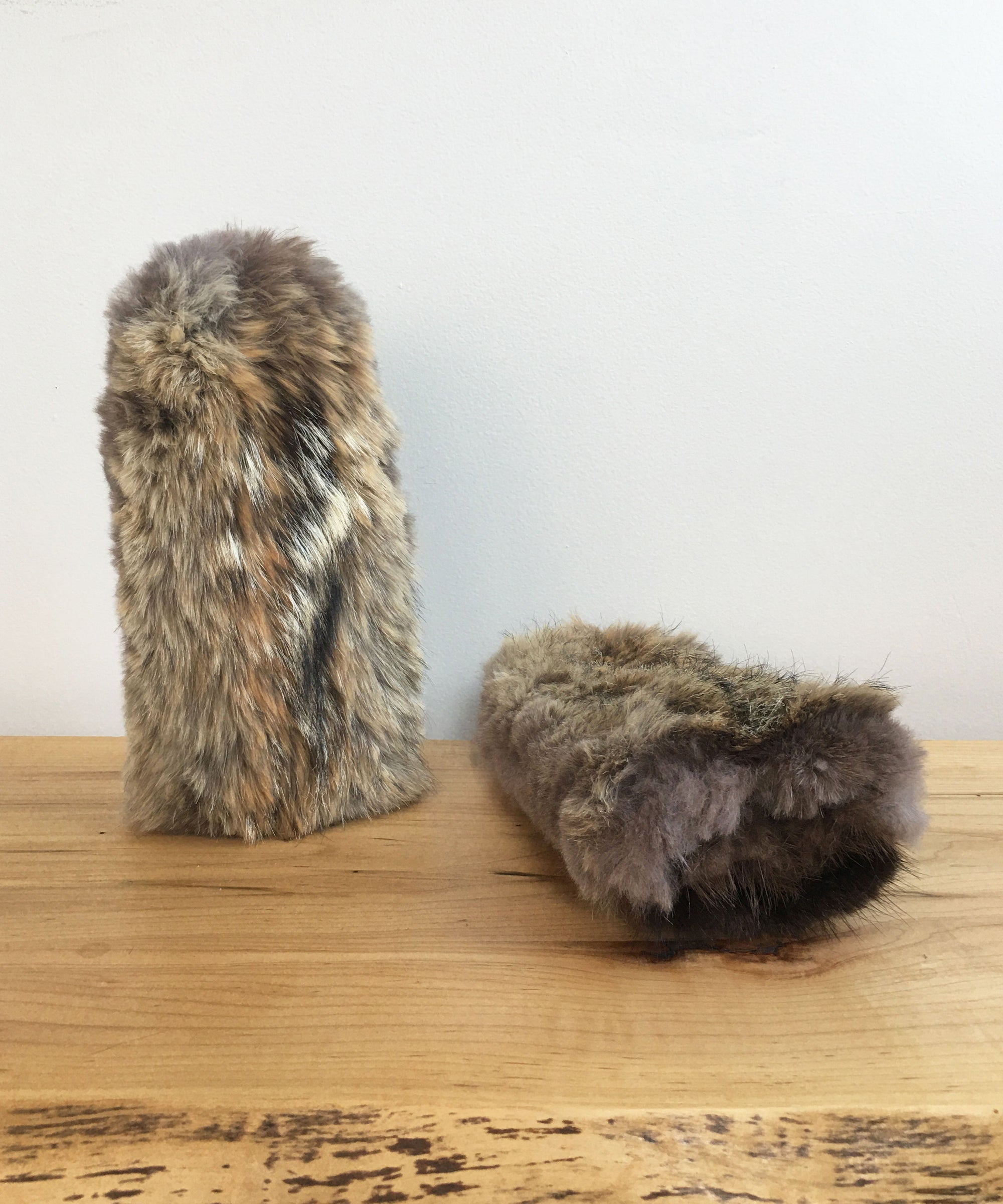 Women's Small Eco-Friendly Real Fur Mittens - Coyote Fur