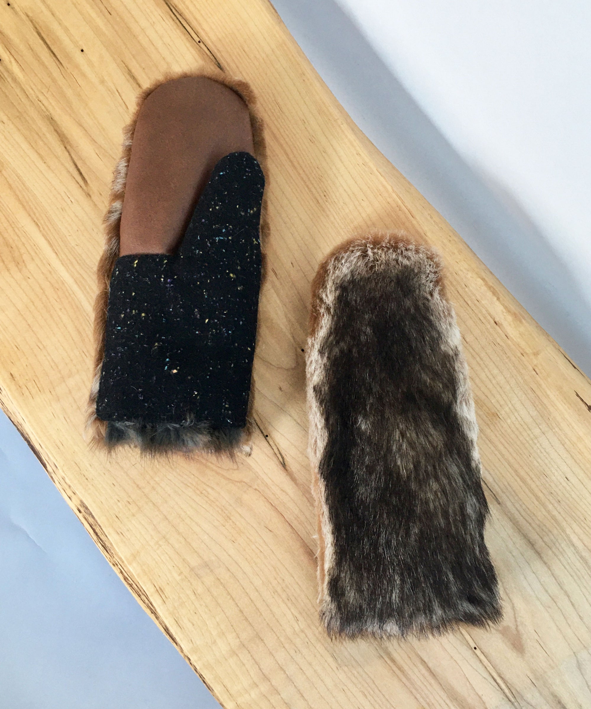warmest sheepskin mittens, real fur mittens canada with a fur lining, leather, muskrat fur gloves, rabbit fur mittens 