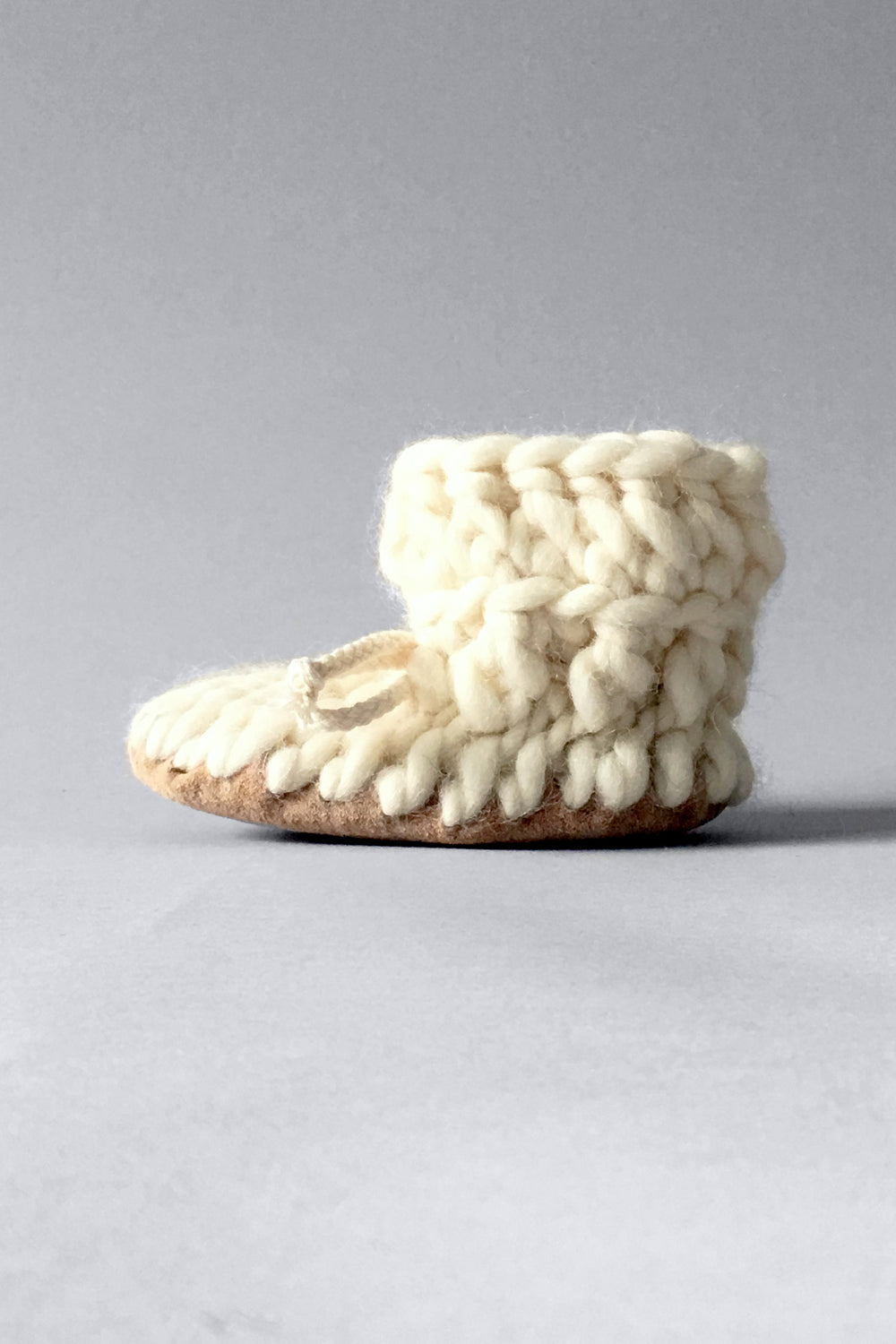 Childrens hotsell slippers canada