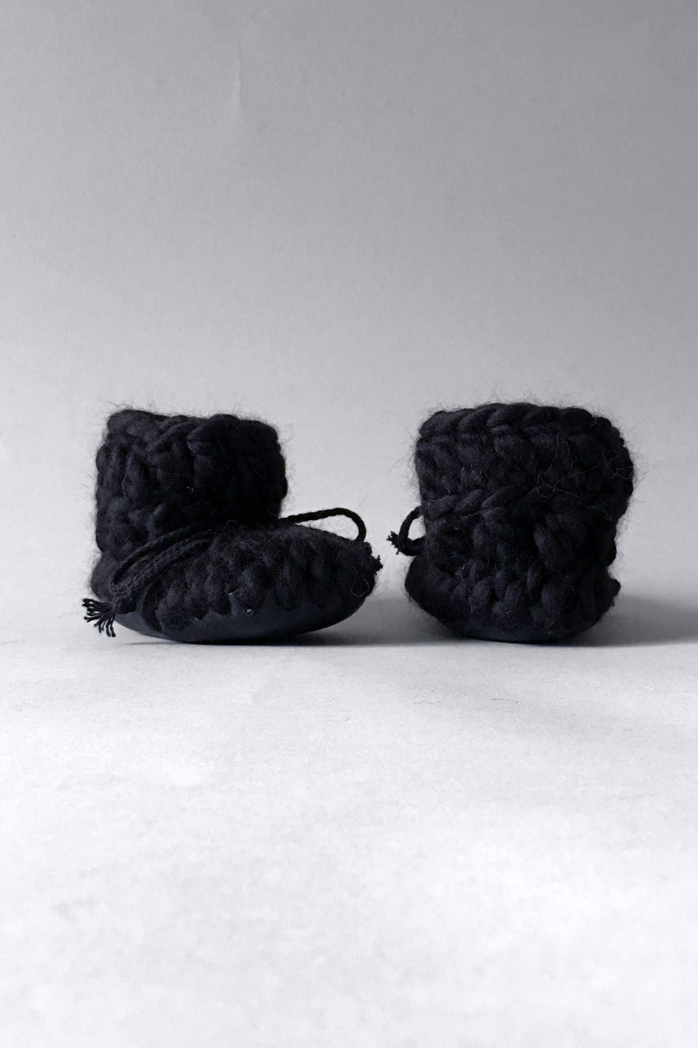 woolen kids booties black handmade recycled